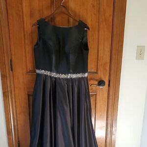 Black Sleeveless Evening Dress with Beaded Waist